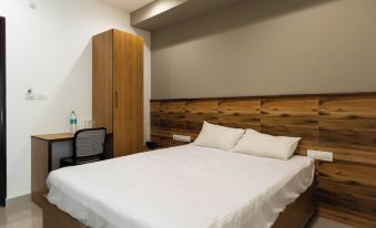 Aryaas Residency Nettoor