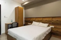 Aryaas Residency Nettoor Hotels in 