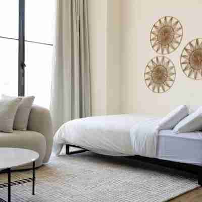 Maison Place Jacques-Cartier by Luxury in Transit Rooms