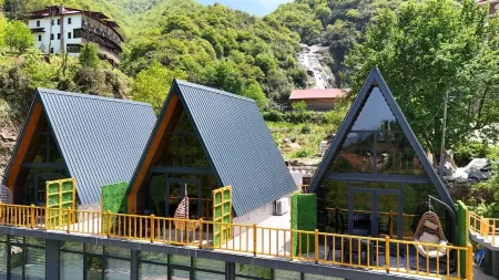 AĞARAN Wooden Houses Отели в г. Camlitepe Koyu
