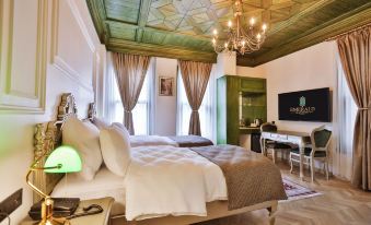 Emerald Mansion Hotel