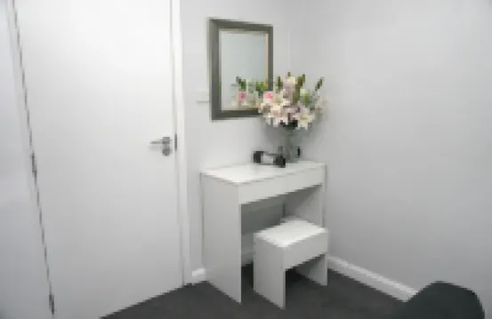 Telford - Apartment - Sleeps 5 - Flat 4 Hotels in 