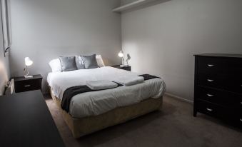 ReadySet Apartments on Altona