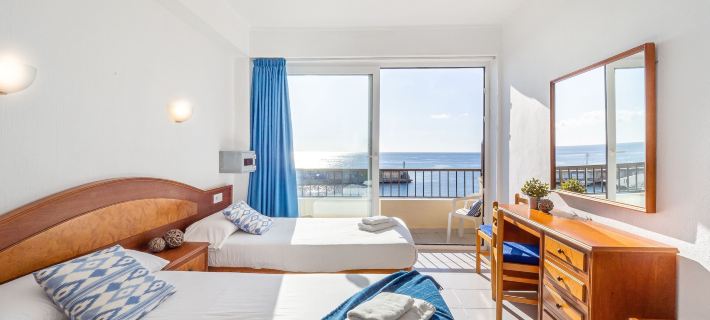 Hostal Port Corona Hotels in Llevant