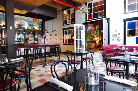 The Box House Hotel Отели рядом с Skyport Seaplane Base