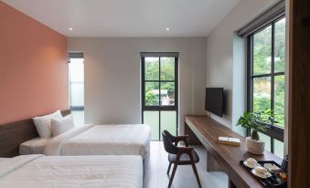 The Twin Hotel