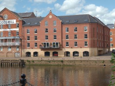 The Queens Hotel & Victoria Cloisters Apartments