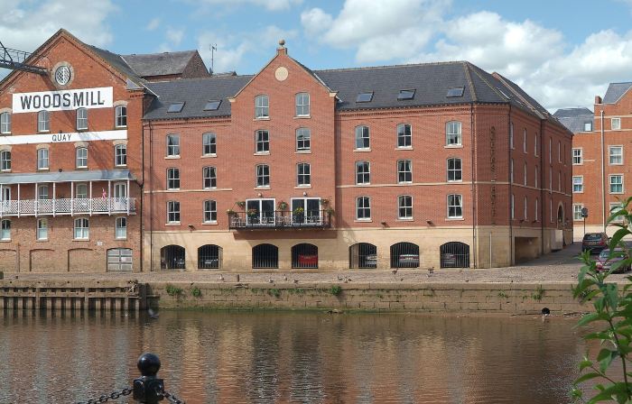 The Queens Hotel & Victoria Cloisters Apartments