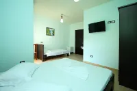Al Hotel