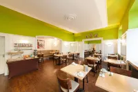 Hotel Offenbacher Hof - breakfast