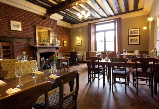 블랙 보이즈 호텔 다이닝