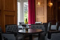 The Caledonian Claymore Hotel - breakfast