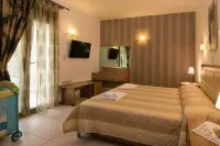 Family Friendly Villa Private Pool, Children's Play Area, BBQ, Spacious Garden, Near Beach