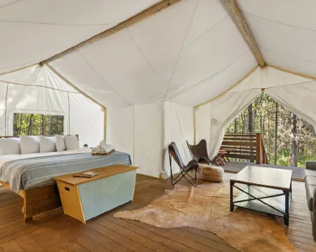 Under Canvas Glacier Hotels in Coram