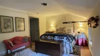 Wayside Inn Bed and Breakfast Hotels in Howard County