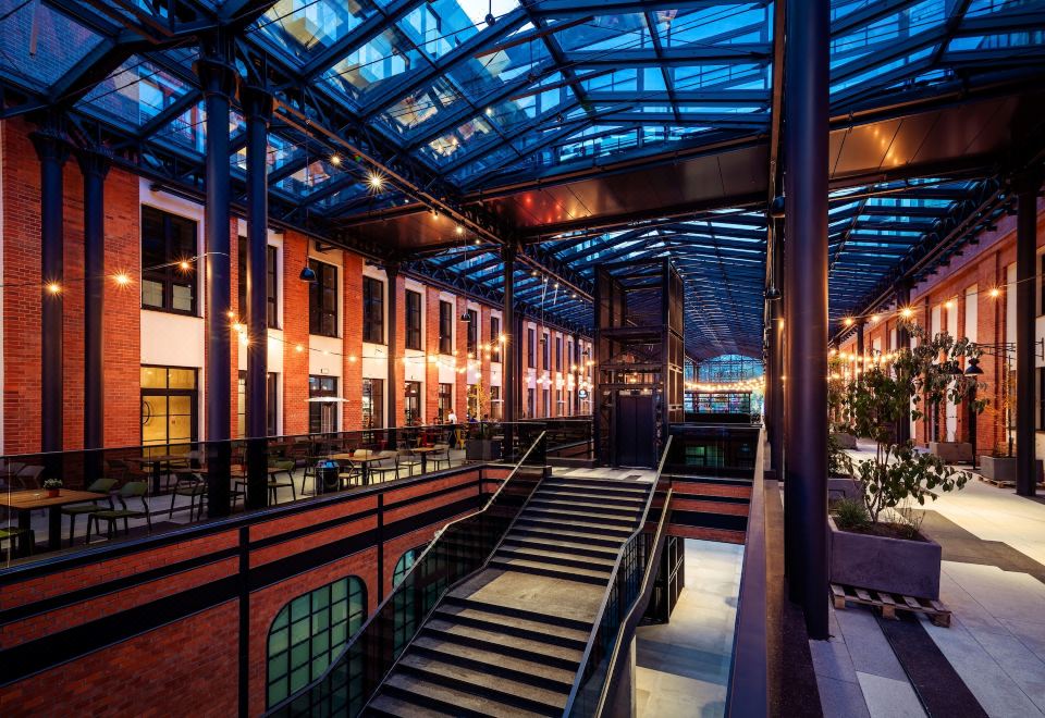 4. 머큐어 크라코 ..