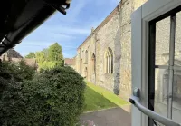 Humbug Cottage Hotels in Cound