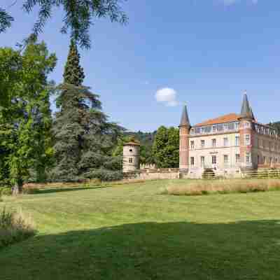 Domaine et Château de Valinches - Hôtel & Restaurant Hotel Exterior