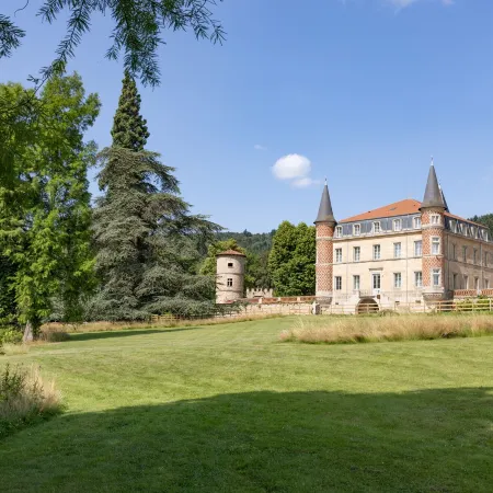 Domaine et Chateau de Valinches - Hotel & Restaurant