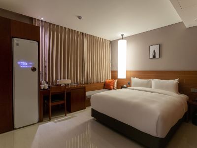 Top Cloud Hotel Iksan