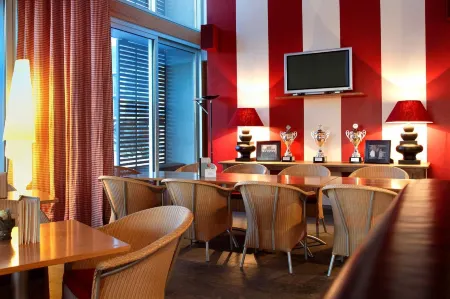 Waldsee Golf-Resort Отели в г. Бад-Вурцах