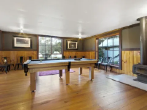 ミングリング・ウォーターズ オーボストのホテル