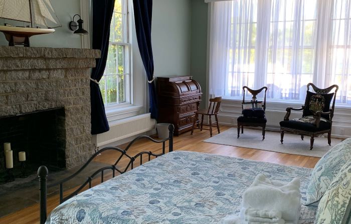 Captain Sweetser's Inn
