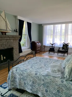 Captain Sweetser's Inn