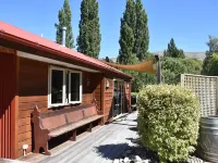 Burn Cottage Retreat Hotels in Cromwell