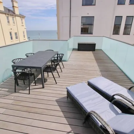 Sea View Rooftop Terrace, Shared Beach Access Hotels in Worthing