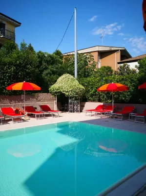Il Sogno Apartments Hotel dekat Desenzano del Garda-Sirmione Railway Station