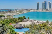 منتجع ومارينا لو ميريديان شاطئ الميناء السياحي - منتجعات