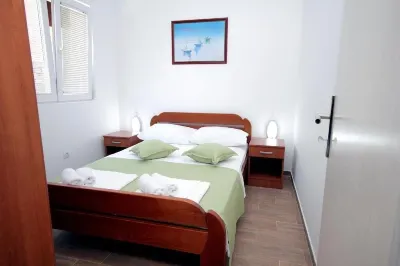 Apartments Centar Sutomore Hotels near Vrtni centar Agroteka