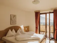 Thalguter - Rooms & Breakfast Hotels in Algund