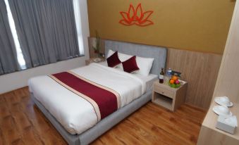 Lotus Shine N Amenities