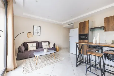 Appartements Rayonnants à les Sources Отели рядом с достопримечательностью «Abou bakr esseddik Mosque»