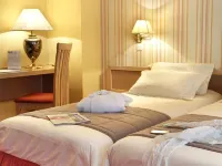 Hotel Amélie Hotels near Troika