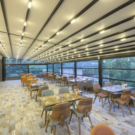 Jolnar Garden Hotel