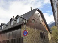Apartment with fireplace in Vielha-Baqueira Hotels in Val d'Aran