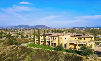 Palazzo Del Sol by AvantStay Breathtaking Home w Mountain Views Hot Tub