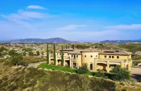 Palazzo Del Sol by AvantStay Breathtaking Home w Mountain Views Hot Tub