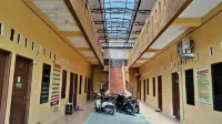 Yellow House Hotel a Medan Selayang