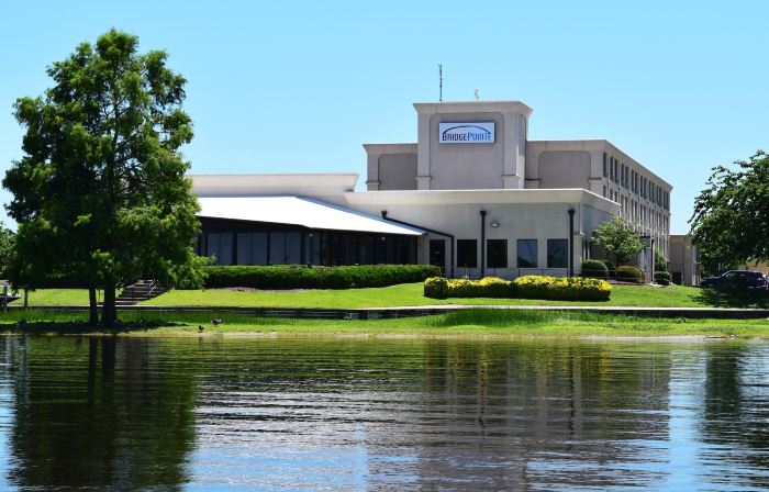 BridgePointe Hotel & Marina