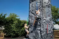 2Br-Sleeps6-Wifi-Freeparking-Holidaypark