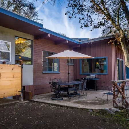 Roads End River Home - 5 bedrooms