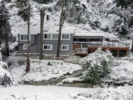 Private Whidbey Island Waterfront Beach Cabin