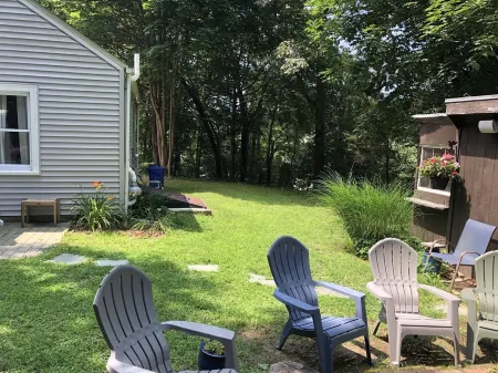 Privately Located Beach Cottage Getaway Отели в г. Уэстерли