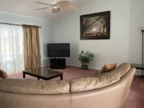 Beautiful Home With Heated Pool In A Nice Neighborhood