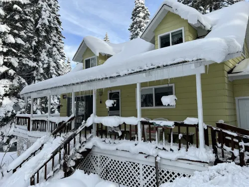 Lake View Cottage in Lake Almanor Country Club! Hotels in Plumas County