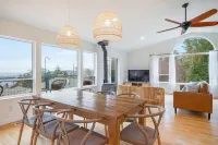 Stunning Views and Spacious Living - Gorgeous Coastal Escape Hotels in Camano